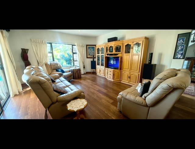 5 BEDROOM HOUSE FOR SALE IN VANDERBIJLPARK SE 4